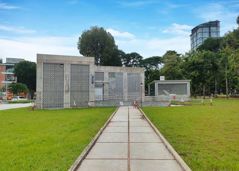 CAST ALUMINUM PATTERN WALLS AT METRO BEN THANH - SUOI ​​TIEN