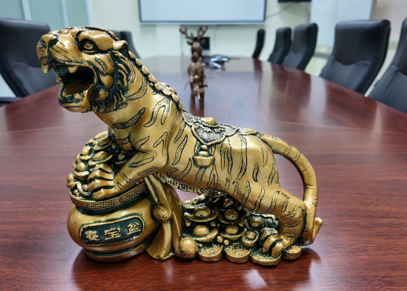 Cao Son Vien Vong Cast Aluminum Tiger Statue