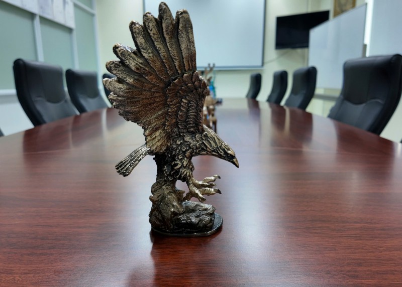 CAST ALUMINUM EAGLE STATUE